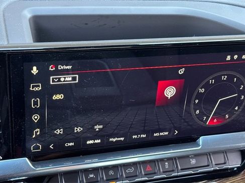 Used 2025 GMC Sierra 1500 Elevation image 17