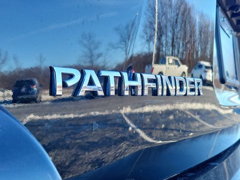 Used 2019 Nissan Pathfinder SL image 8