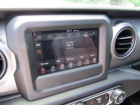 Used 2023 Jeep Wrangler Sport AWD/4WD image 12