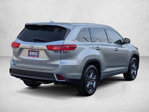 Used 2018 Toyota Highlander Limited Platinum image 5