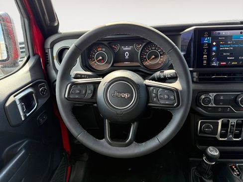 Used 2025 Jeep Wrangler Unlimited Sport AWD/4WD image 18