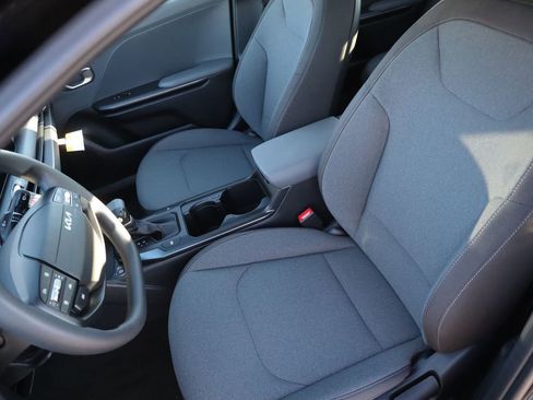 New 2025 Kia K4 LXS image 20