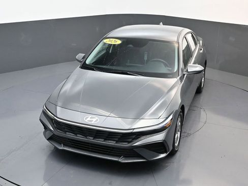 Certified 2026 Hyundai Elantra SE FWD image 20