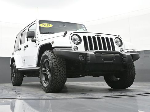 Used 2017 Jeep Wrangler Unlimited Sahara image 47