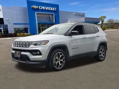 Used 2025 Jeep Compass Limited AWD/4WD image 33