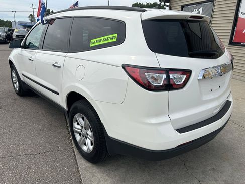 Used 2013 Chevrolet Traverse LS FWD image 7