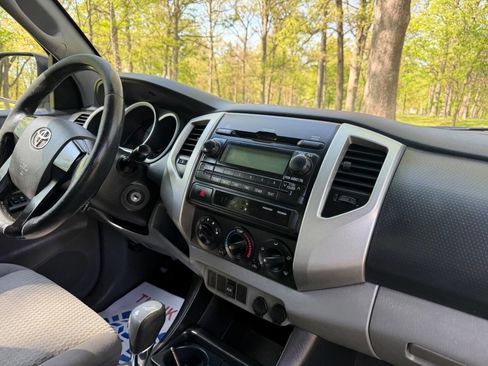 Used 2012 Toyota Tacoma PreRunner w/ SR5 Pkg image 41