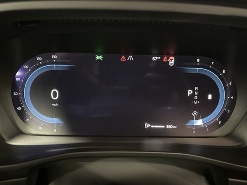 Used 2024 Volvo XC40 B5 Plus w/ Climate Package image 21