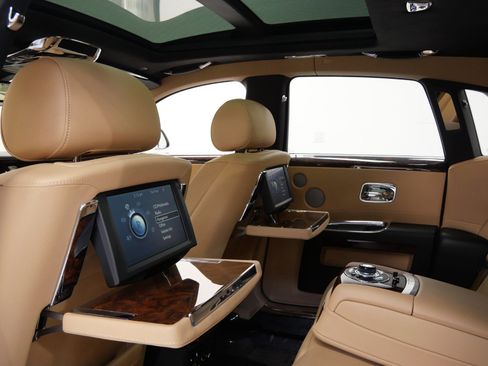 Used 2013 Rolls-Royce Ghost -Rear Theatre Configuration, S image 25