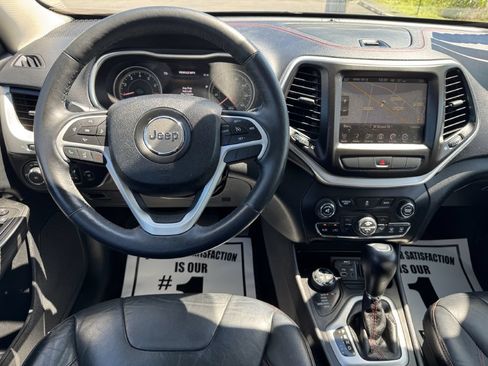 Used 2014 Jeep Cherokee Trailhawk w/ Comfort/Convenience Group AWD/4WD image 12