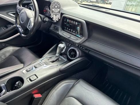Used 2018 Chevrolet Camaro SS RWD image 8