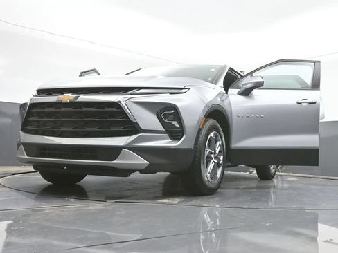 Used 2025 Chevrolet Blazer LT FWD image 51