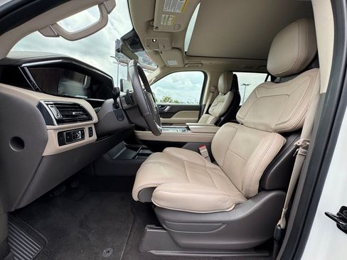 Used 2024 Lincoln Navigator L Reserve AWD/4WD image 23