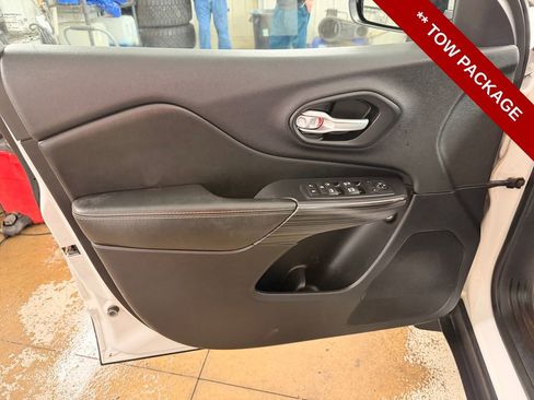 Used 2016 Jeep Cherokee Latitude w/ North All-Season Group image 13