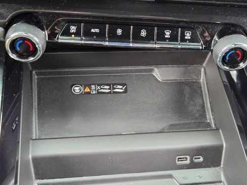 Used 2025 Chevrolet Tahoe Z71 AWD/4WD image 25