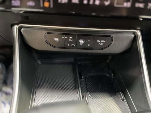 Used 2025 Kia Carnival SX Prestige FWD image 20