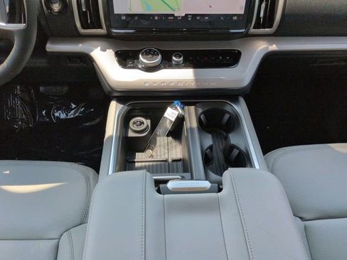 New 2026 Ford Expedition Active RWD image 19