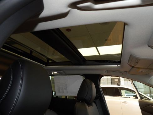 Certified 2025 MAZDA CX-50 AWD 2.5 S w/ Weather Package image 15