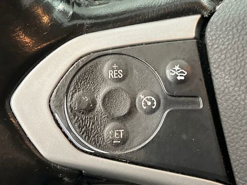 Used 2022 Chevrolet Colorado LT w/ Fleet Safety Package image 30