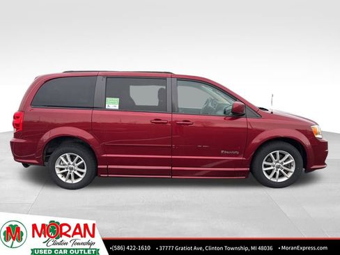 Used 2015 Dodge Grand Caravan SXT image 6