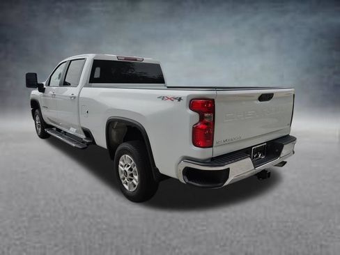 Used 2025 Chevrolet Silverado 2500 LT w/ Convenience Package AWD/4WD image 5