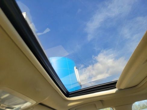 Used 2016 Toyota Camry LE image 13