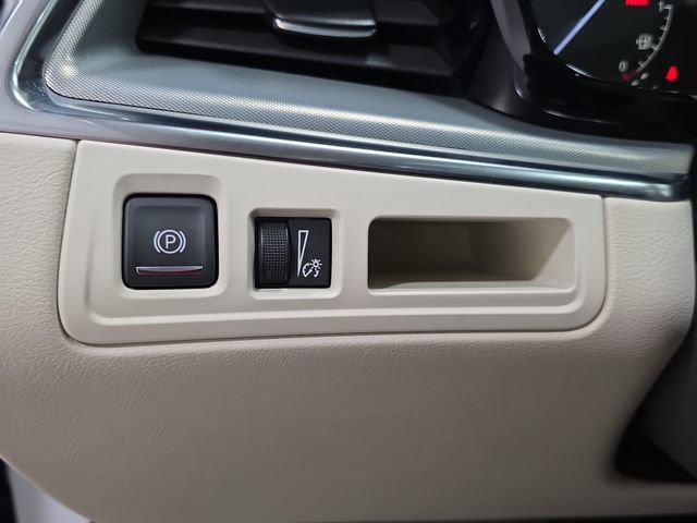 Used 2021 Cadillac XT5 Premium Luxury AWD/4WD image 24