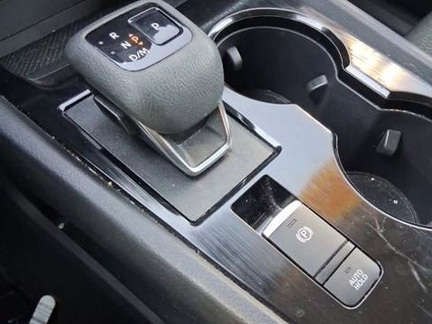 Used 2024 Nissan Rogue SV image 24