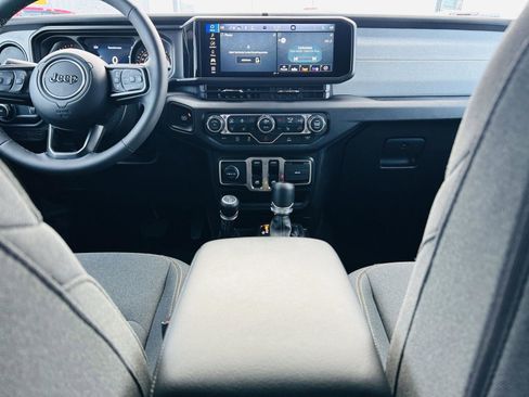 Used 2025 Jeep Wrangler Sport image 21