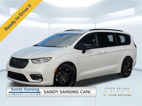 Used 2026 Chrysler Pacifica Limited w/ S Appearance Package image 1