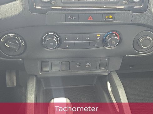 Used 2023 Nissan Frontier SV image 23