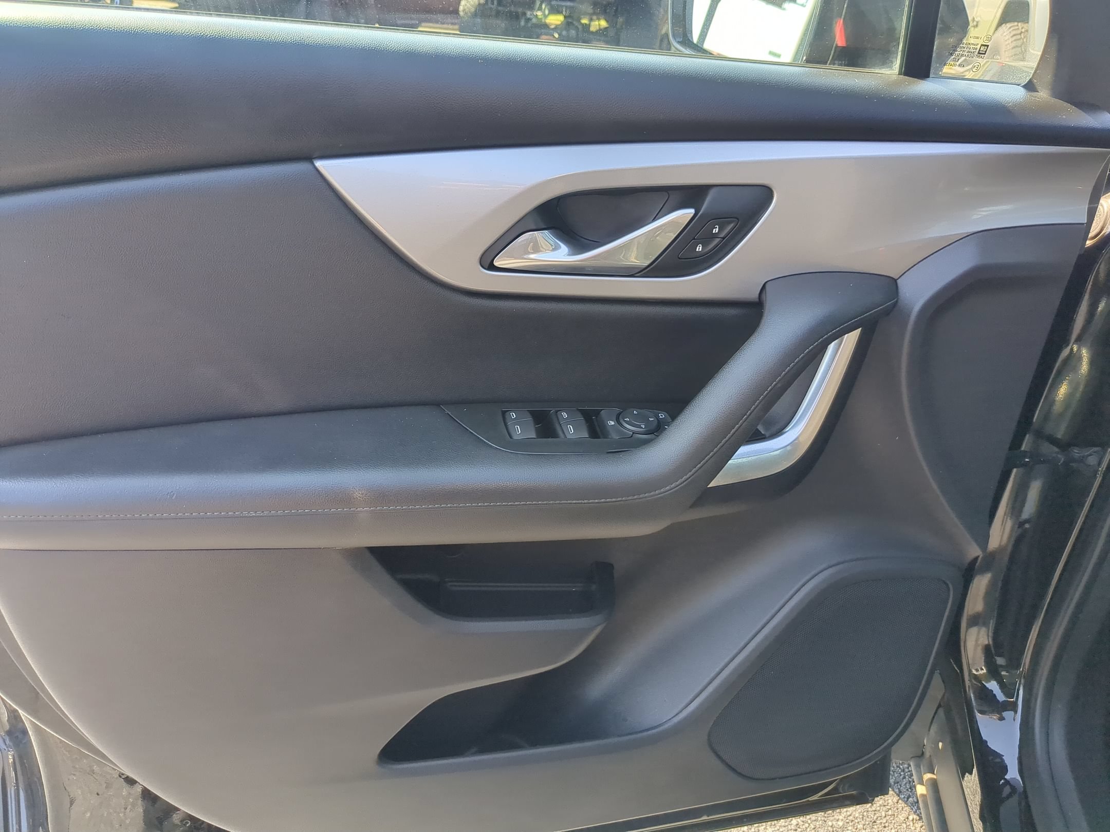 Used 2019 Chevrolet Blazer LT FWD image 11