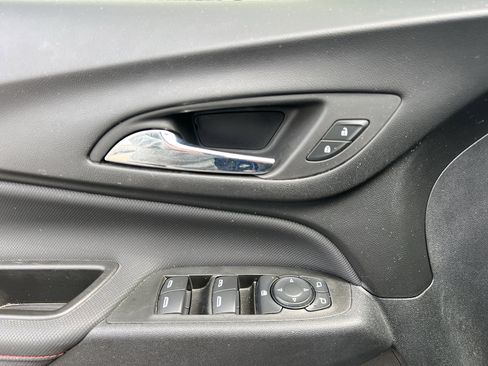 Used 2022 Chevrolet Equinox RS w/ RS Leather Package image 19