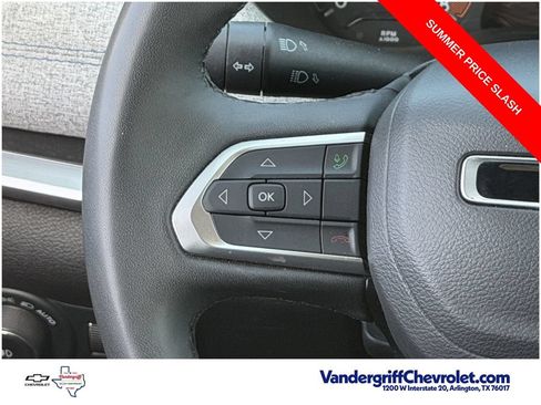 Used 2025 Jeep Compass Latitude w/ Sun & Sound Group AWD/4WD image 13