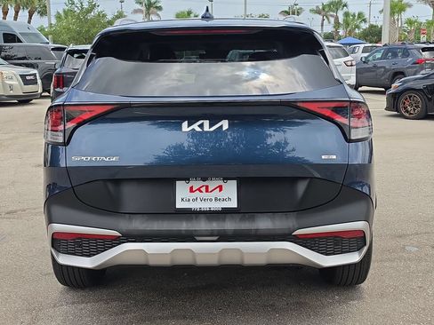 Used 2023 Kia Sportage EX AWD/4WD image 5