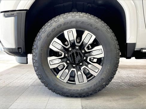 New 2026 GMC Sierra 3500 Denali w/ Denali Reserve Package image 14