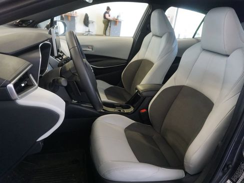 Used 2025 Toyota Corolla XSE FWD image 16