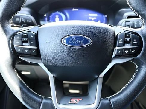 Used 2022 Ford Explorer ST w/ ST Street Pack image 22