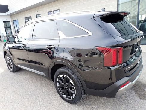Certified 2024 Kia Sorento S AWD/4WD image 3