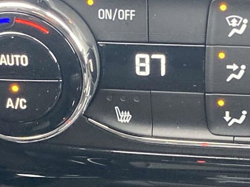 New 2026 Chevrolet Trax LT w/ Sunroof Package image 20