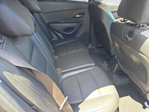 Used 2019 Chevrolet Trax Premier w/ Midnight Edition FWD image 19