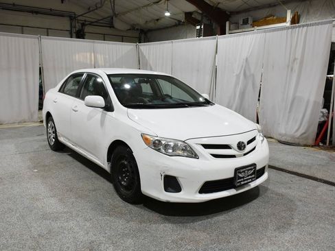 Used 2012 Toyota Corolla LE FWD image 21