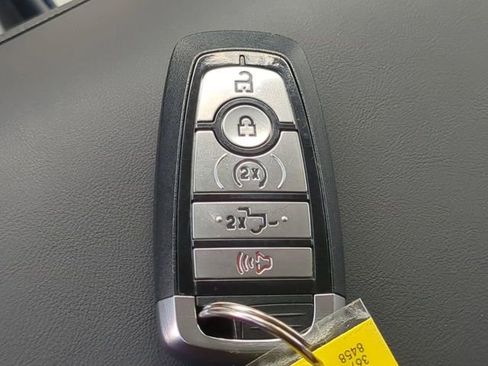 Used 2021 Ford F150 Lariat image 29