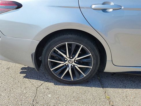 Used 2023 Toyota Camry SE image 7