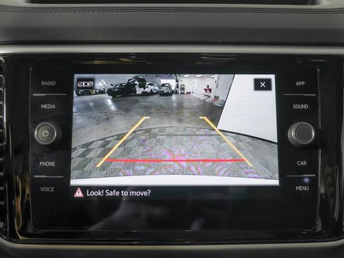 Used 2023 Volkswagen Atlas SE w/ Panoramic Sunroof Package image 8