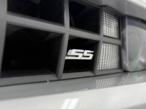 Used 2012 Chevrolet Camaro SS RWD image 10