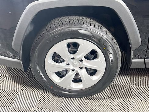 Certified 2023 Toyota RAV4 LE image 28