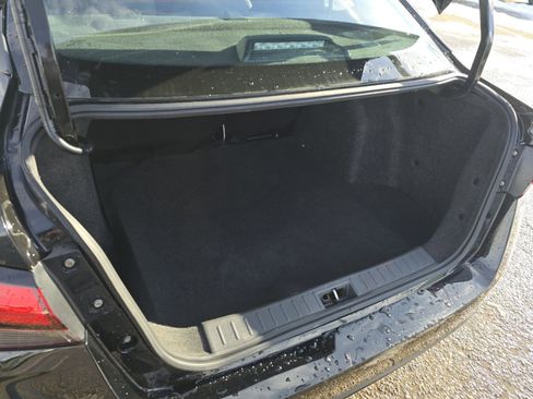 Used 2022 Nissan Versa S image 15