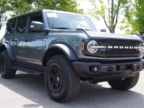 Certified 2025 Ford Bronco Badlands image 1