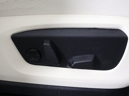 Used 2016 BMW X5 xDrive40e image 34